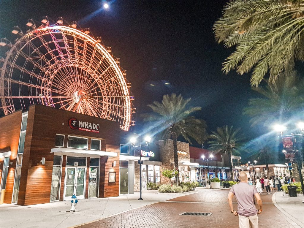 Centros de entretenimentos City Walk, Disney Springs e Icon!